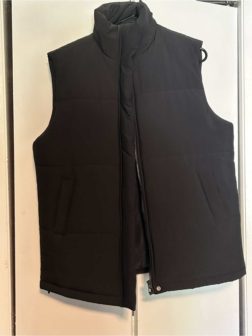 Women’s Black Puffer Vest - Relaxed Fit/Oversized Lightweight Insulated Vest